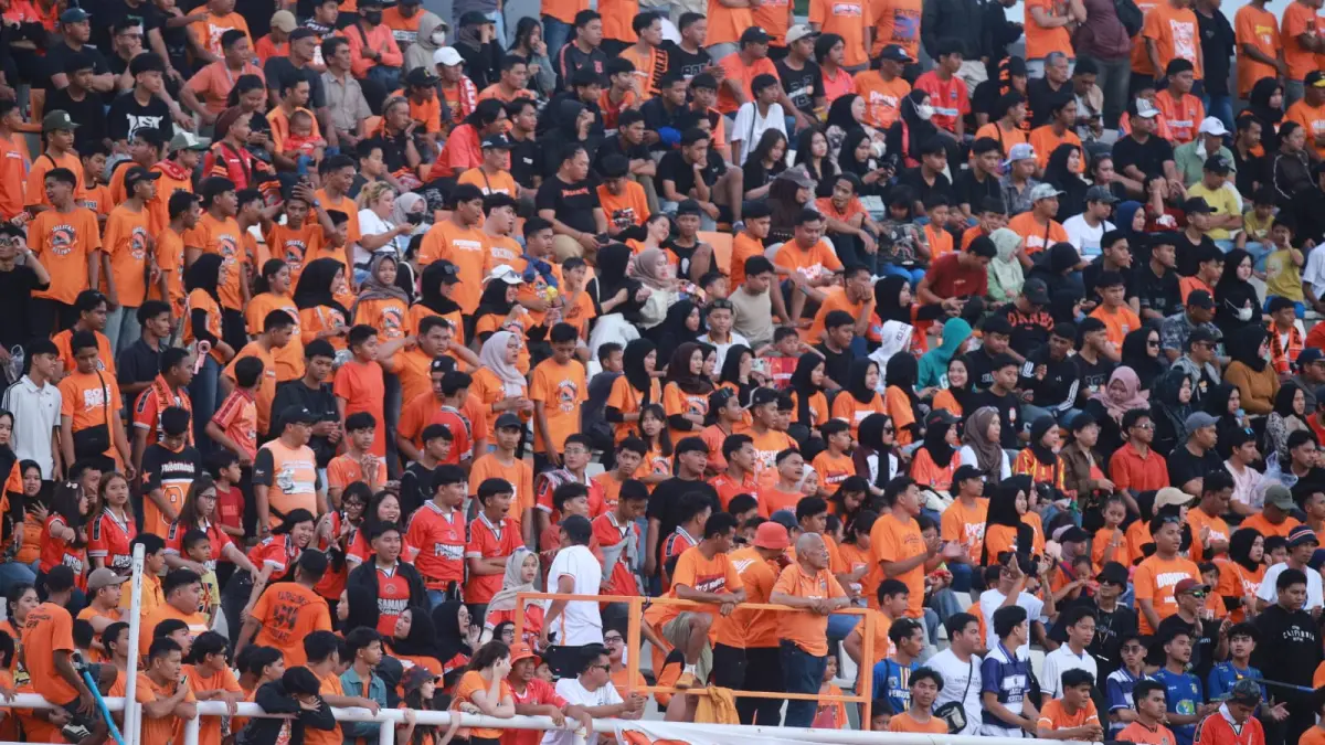 DITUNTUT DEWASA: Pusamania diharapkan mampu memberi dukungan positif kepada Borneo FC saat bermain kandang maupun tandang.&nbsp;(Doni Aditya/KP)