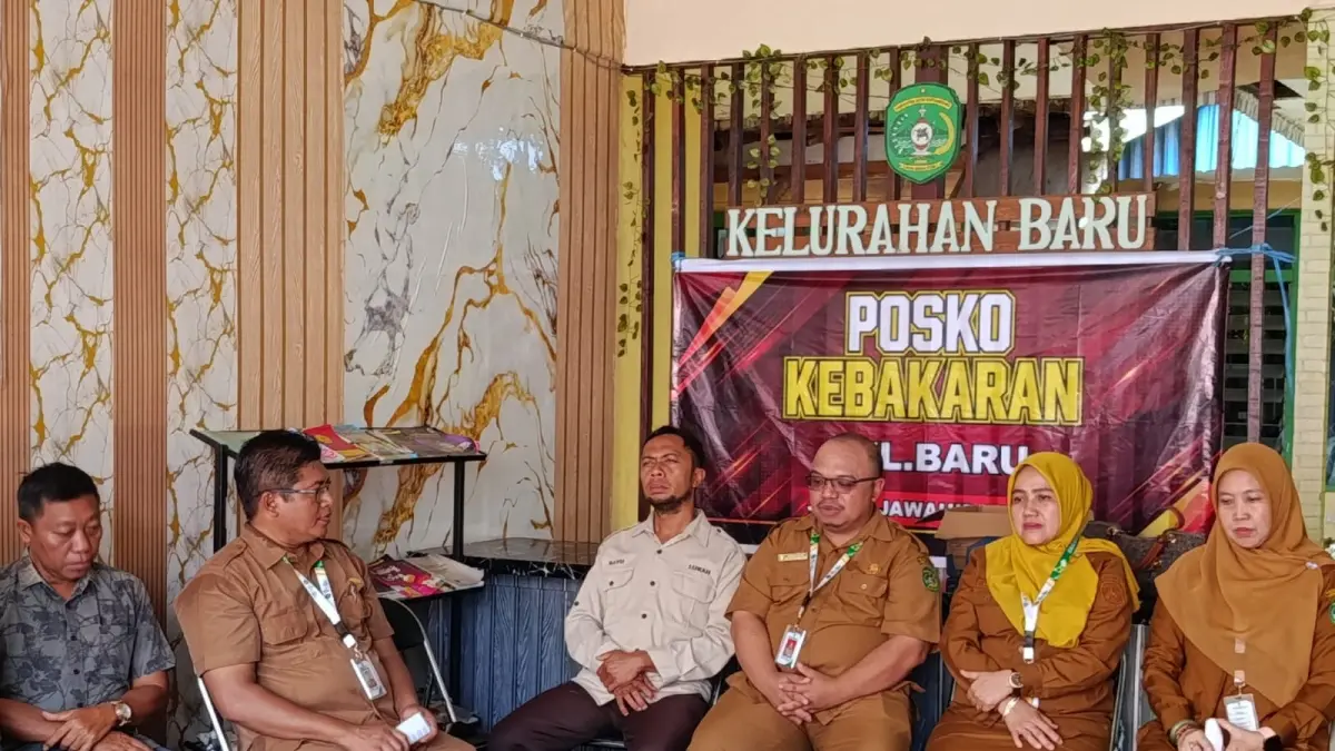 PEDULI: Bantuan diserahkan Dinas Ketapang Kukar untuk korban kebakaran di Kelurahan Timbau. (IST)