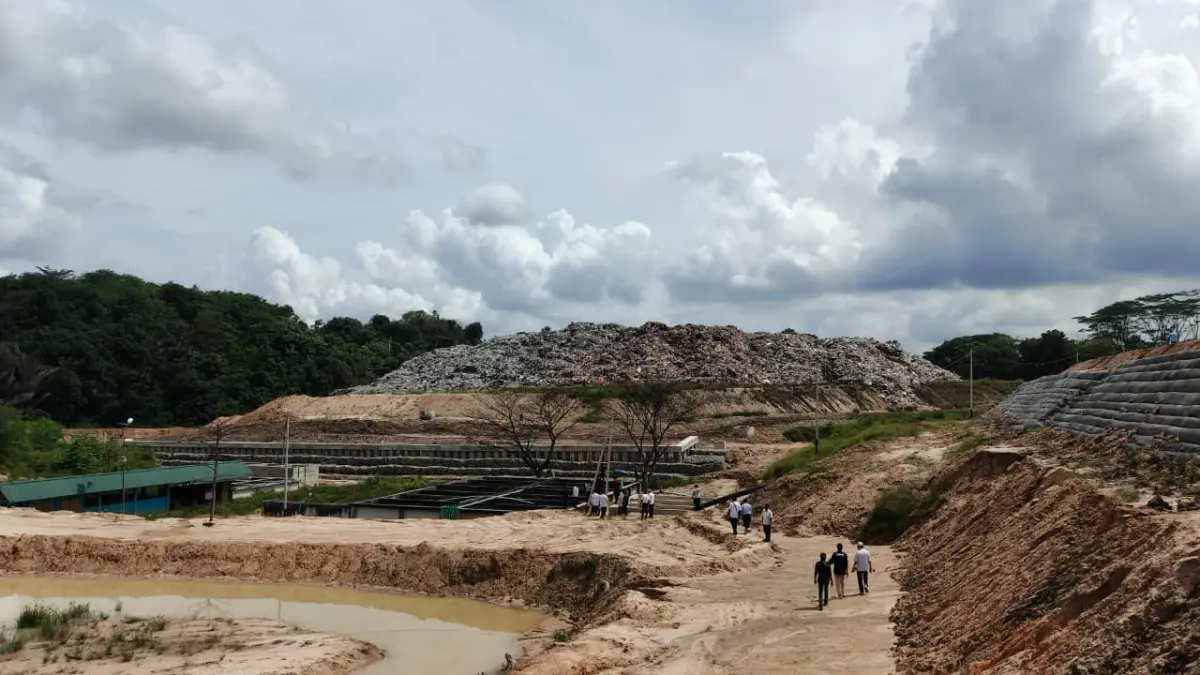 Zona I TPA Sambutan resmi ditutup dan memasuki tahap penataan. Kawasan bekas open dumping tersebut direncanakan menjadi RTH. (HAFIZ/KP)

&nbsp;

&nbsp;