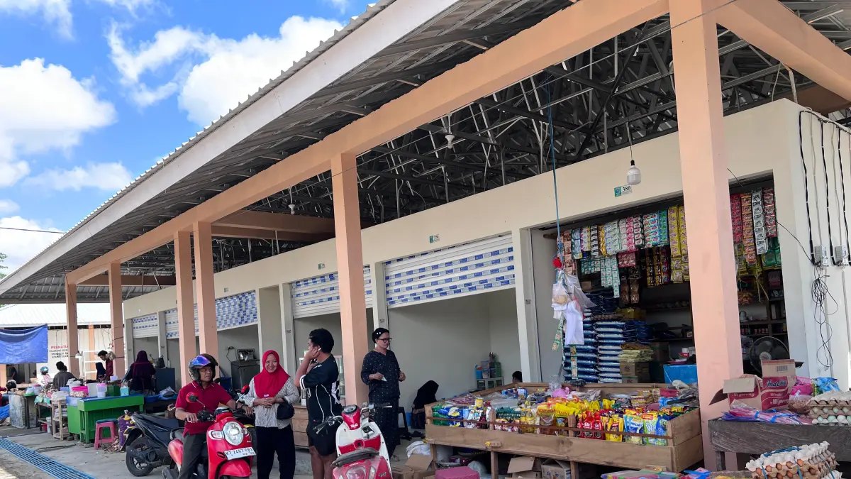 ANYAR: Kondisi kios baru di Pasar Penyembolum Senaken ini masih belum dilengkapi toilet. 