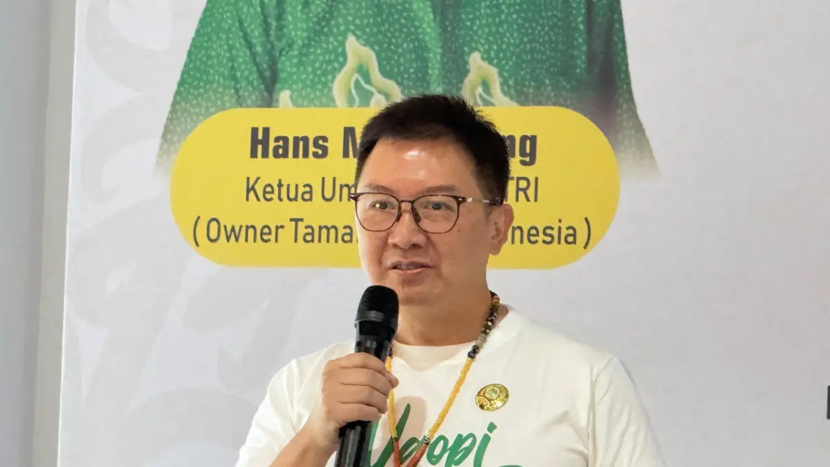 Ketua Umum DPP PUTRI Hans Manansang