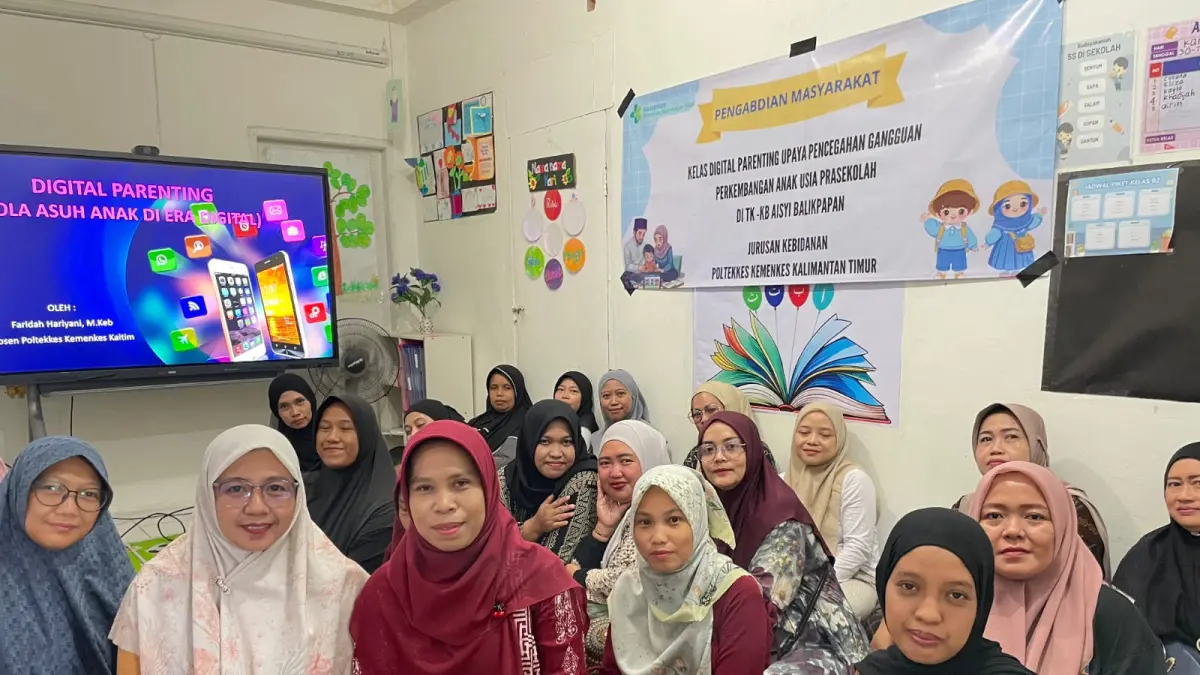 GENERASI: Jurusan Kebidanan Poltekkes Kaltim melaksanakan pengabdian masyarakat terkait edukasi upaya membangun generasi sehat digital. IST