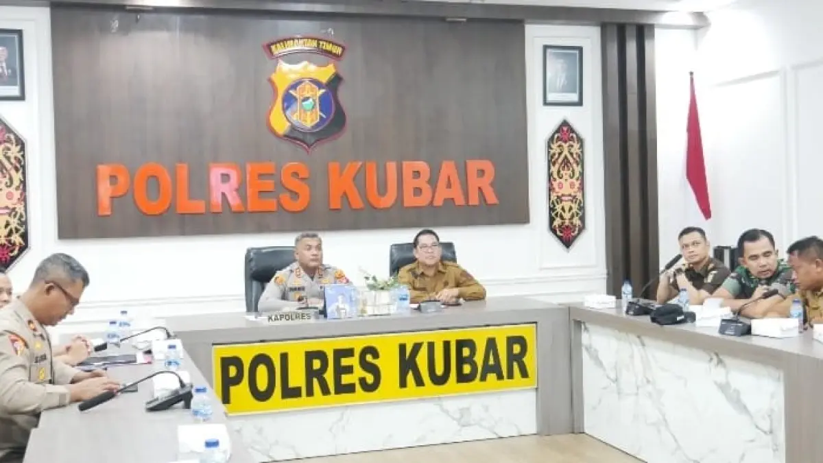 KOORDINASI: Rapat koordinasi daerah yang digelar di Polres Kubar dan diikuti secara daring oleh stakeholder terkait. 