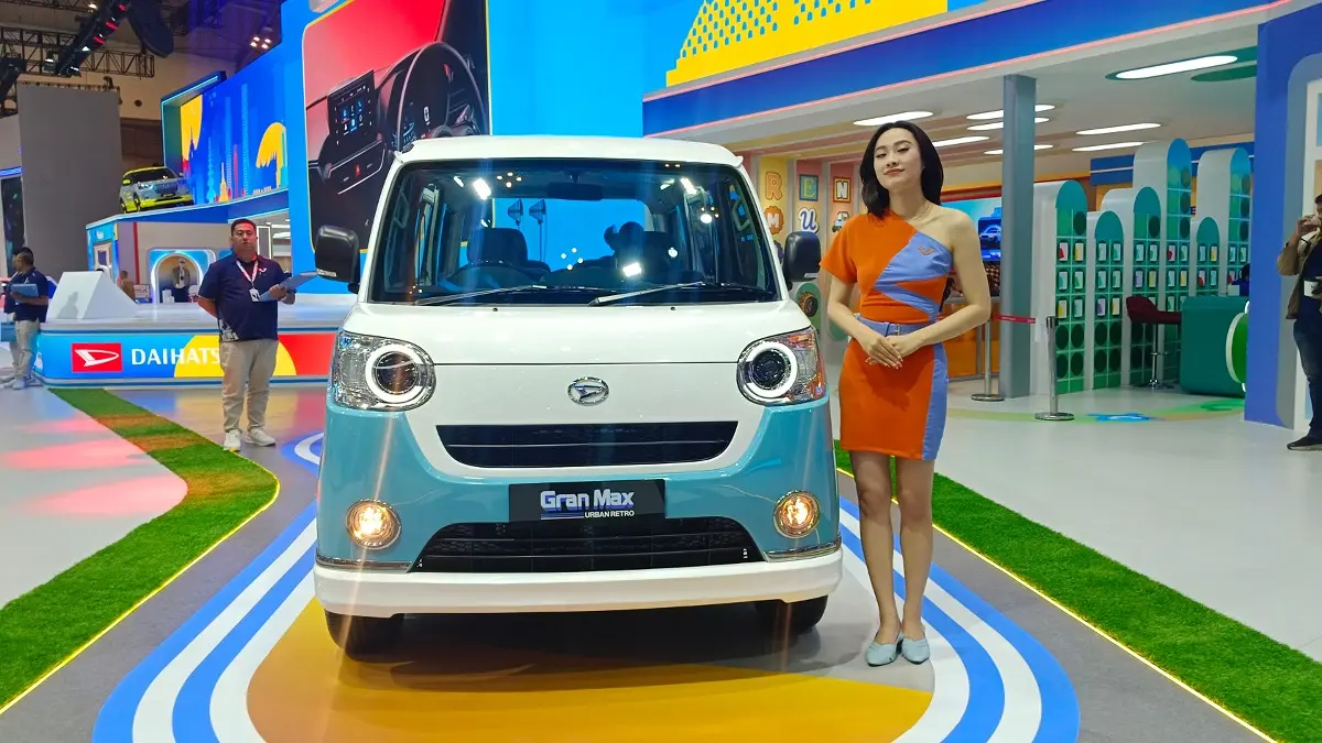 MODIFIKASI: Sentuhan klasik berpadu gaya modern membuat Daihatsu Gran Max Urban Retro tampil mencuri perhatian di GIIAS 2026. (Foto: Delis/KP) 