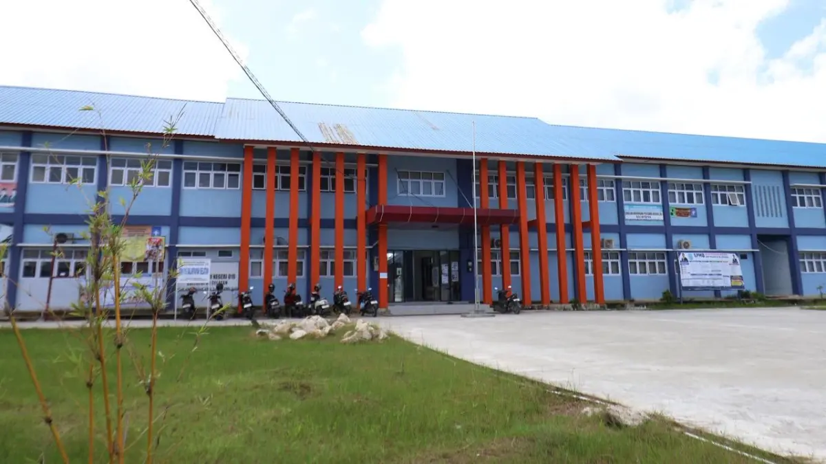 TELAH DISERAHKAN: Salah satu lahan PSU yang telah diserahkan pengembang kepada pemerintah kota. Kini telah dibangun SMP 26 yang berlokasi di Perumahan Balikpapan Regency. (ANGGI PRADITHA/KP)