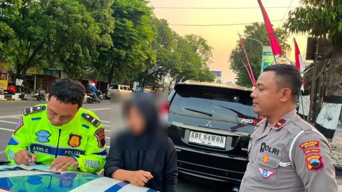 DITILANG: Pengemudi Pajero dengan plat jorok ditilang Polres Sragen, Jateng.(Dok.Polres Sragen)