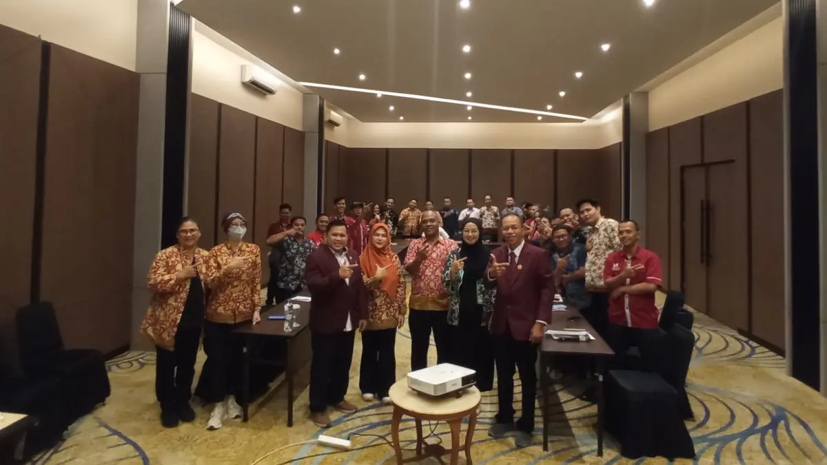 Bapena DPW PPNI Kaltim memberikan edukasi dan praktik Bantuan Hidup Dasar (BHD) kepada karyawan Swiss-Belhotel Borneo Samarinda guna meningkatkan kesiapsiagaan menghadapi kondisi darurat. (IST)