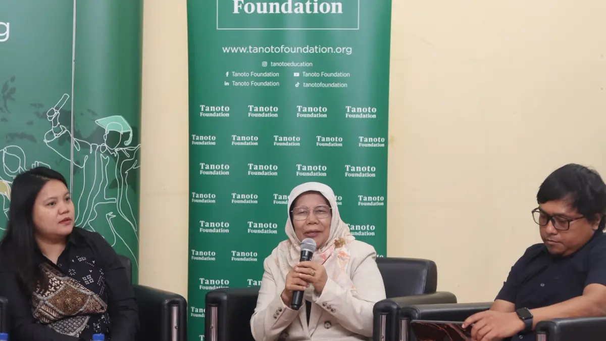 SINERGI: Akademisi Universitas Mulia Balikpapan Sri Purwanti (tengah) memastikan perguruan tinggi tidak hanya melahirkan lulusan, tetapi menyediakan tenaga pendidik, melakukan penelitian, serta mendampingi pelaksanaan program pendidikan anak usia dini di lapangan. ANGGI/KP