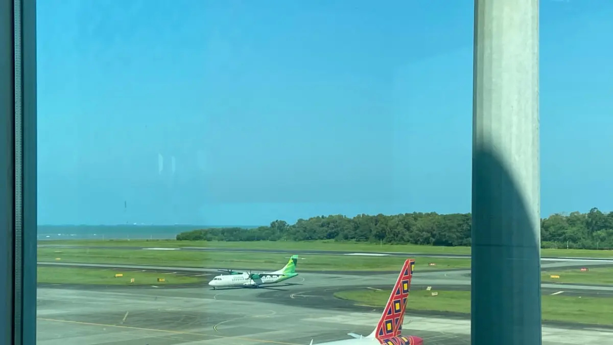 Pesawat yang baru landing di Bandara Sams Sepinggan Balikpapan.(AINUR/KP)