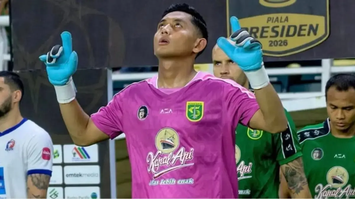 Reza Arya menjadi pahlawan Persebaya Surabaya pada final Piala Presiden 2026. Kiper pengganti itu menggagalkan dua penalti Persib Bandung dan mengantar Bajul Ijo meraih gelar juara.