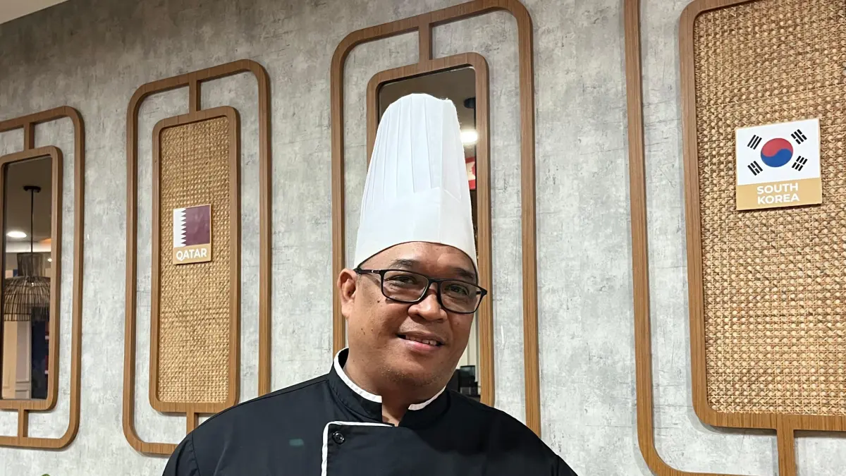 BERPENGALAMAN: Executive Chef Horison Hotel Samarinda, Tulus Eko Waluyo menekuni dunia kuliner dari usia belasan tahun di restoran milik orang tuanya di Surabaya yang mengusung masakan Chinese.