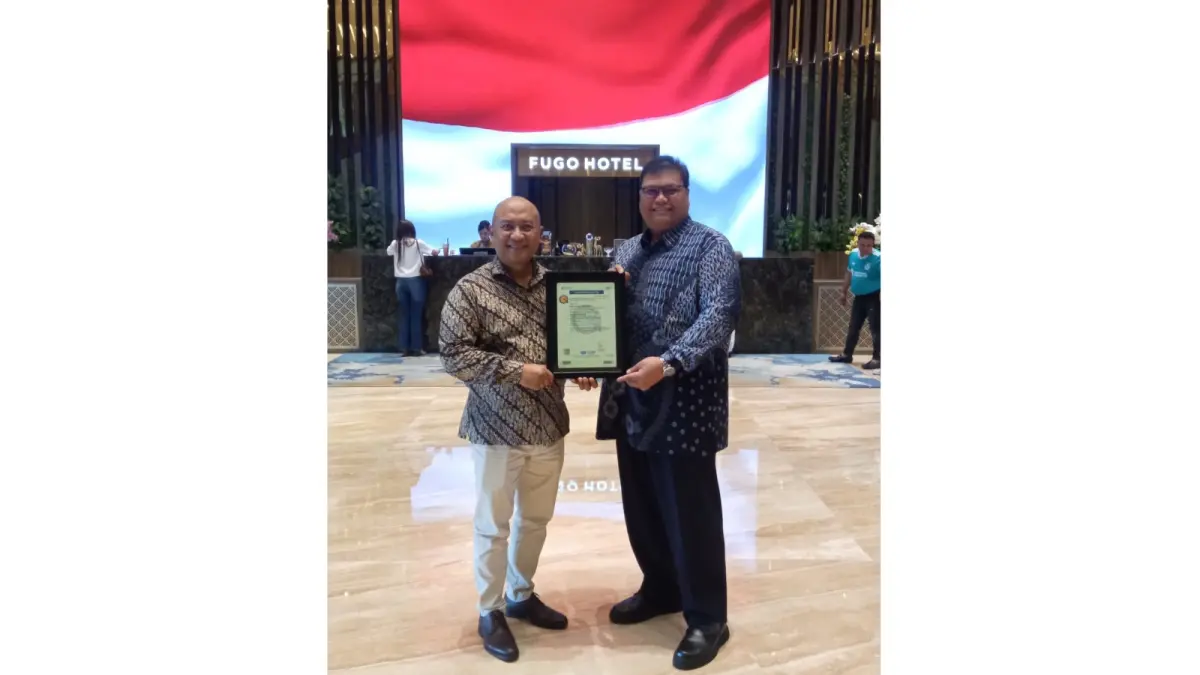 FUGO Hotel Samarinda menerima sertifikat ISO 9001:2015 sebagai bukti komitmen menjaga mutu pelayanan dan operasional hotel. (IST)