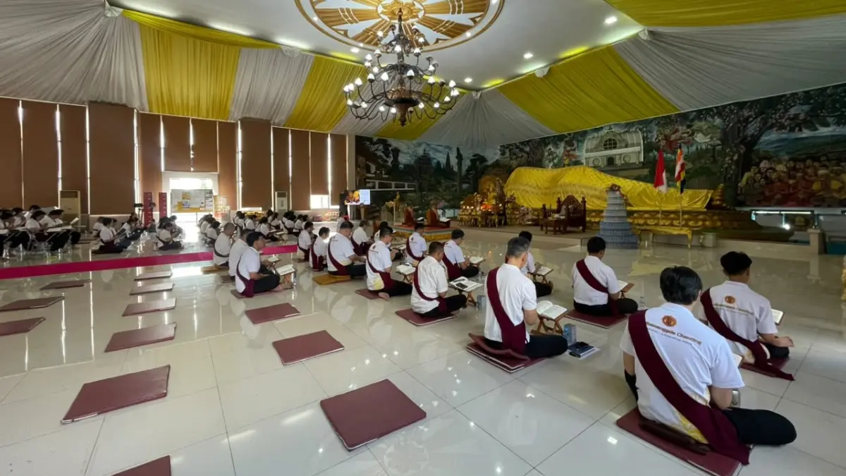 Umat Buddha di Balikpapan memperingati Hari Suci Asadha 2570 Buddhist Era (BE), Sabtu (8/8). (FOTO M TAUFIK/KP)