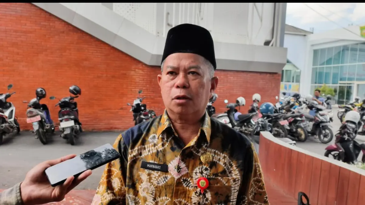 Asisten II Sekretariat Daerah Kota Samarinda, Marnabas Patiroy. HAFIZ/KP