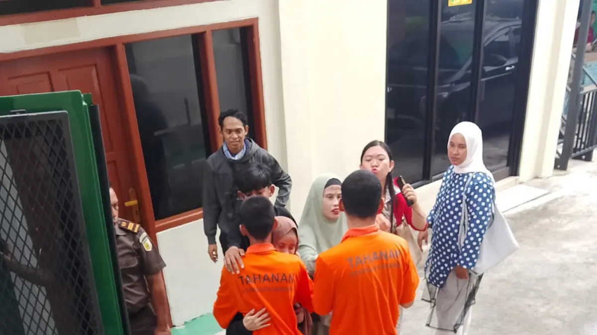 Jaksa Penuntut Umum menuntut dua terdakwa disabilitas tunarungu, F (22) dan MA (21), masing-masing pidana tiga tahun penjara dan denda Rp10 juta. (MUHAMMAD TAUFIK / KALTIM POST)