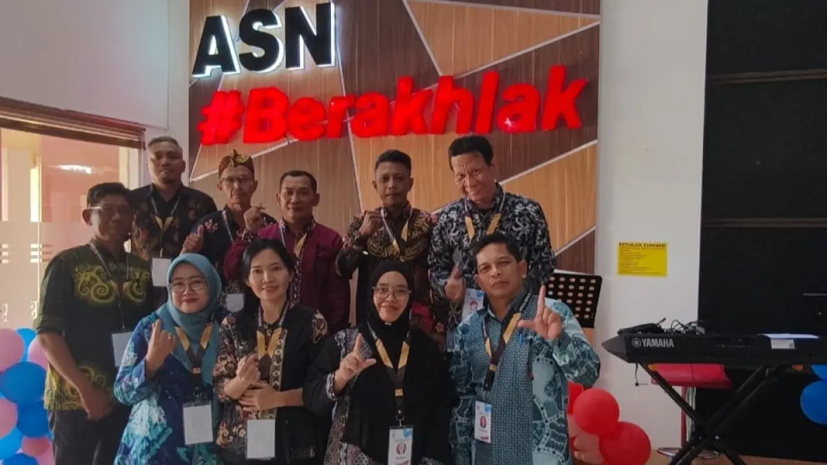 *Peserta PKP Angkatan II Pusjar SKPP LAN Tahun 2026 di depan monumen ASN Corporate University.