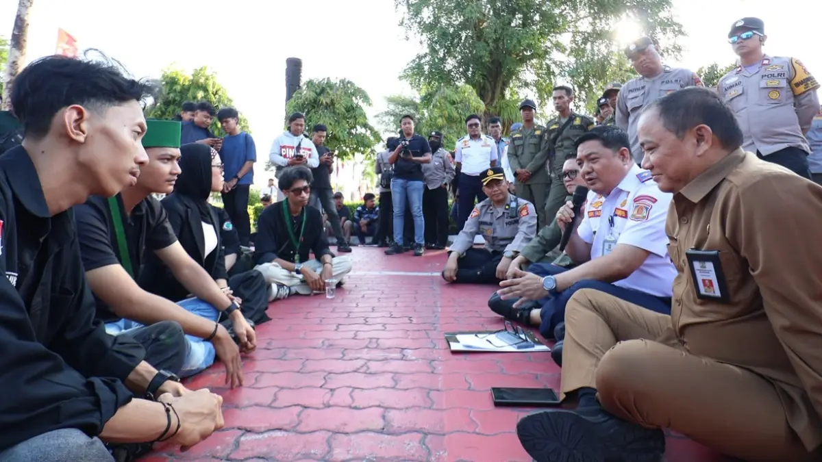 Jajaran Pemkot Balikpapan saat berdialog dengan anggota HMI Balikpapan di Balai Kota Balikpapan, Senin (10/8). (FOTO ANGGI PRADITHA/KP)
