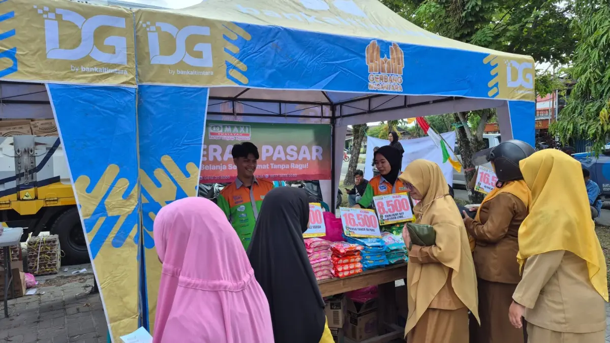 Operasi pasar sembako dan gas LPG 3 kg yang digelar di halaman kantor Kelurahan Penajam, Senin (10/8/2026).