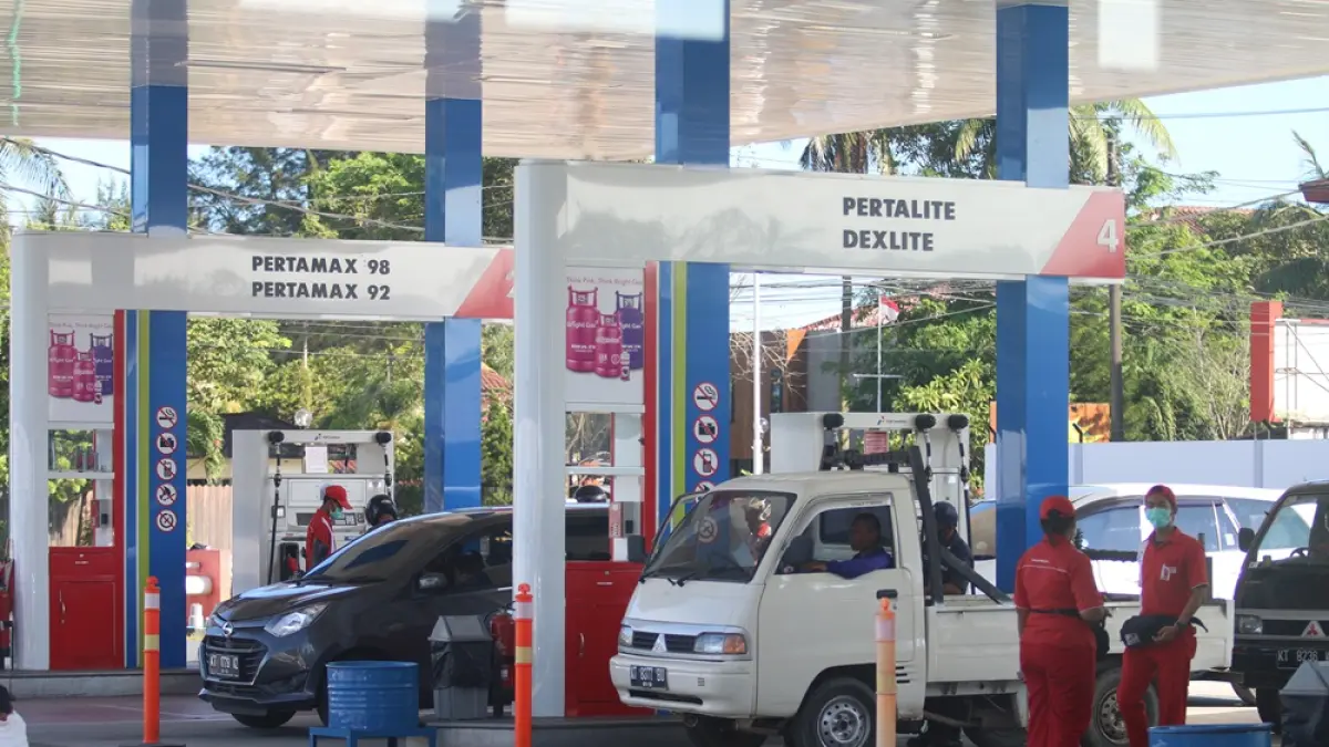 TEKANAN: Kelompok transportasi menjadi penyumbang terbesar. Dalam setahun, kelompok ini mengalami inflasi 14,48 persen. Kenaikan tersebut sekaligus memberikan andil 1,94 persen terhadap inflasi tahunan Balikpapan.