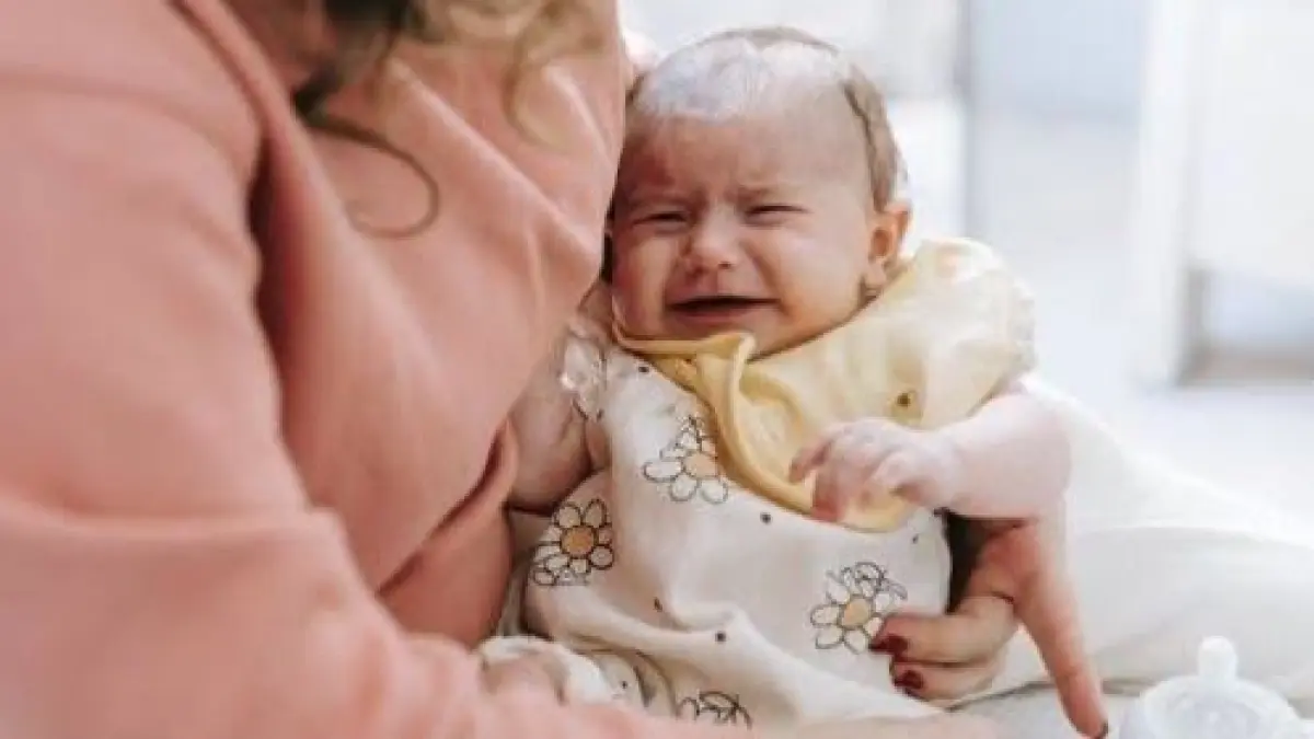 CEK KECUKUPAN ASI: Tangisan bayi tidak selalu menandakan ASI ibu kurang. Pertumbuhan dan kenaikan berat badan bayi menjadi salah satu indikator yang perlu dipantau. (Ilustrasi)