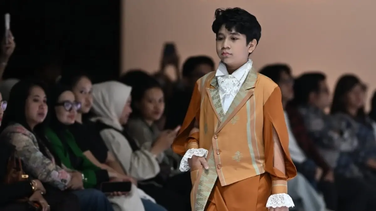 Jonah Avior Nanulaitta yang mengikuti BTN Indonesia Fashion Week 2026 di Jakarta International Convention Center.