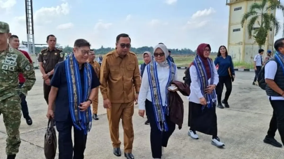 MENYAMBUT: Bupati Kutai Barat Frederick Edwin saat menyambut tim penilaian Kompolnas Award 2026.