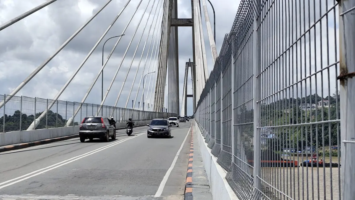PROSES ADMINISTRASI: Pengadaan PJU untuk Jembatan Achmad Amins, Kecamatan Sambutan, masih berkutat pada persiapan administrasi.