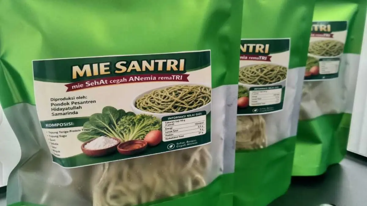 Tim dosen gizi Unmul inisiasi produksi Mie Santri.