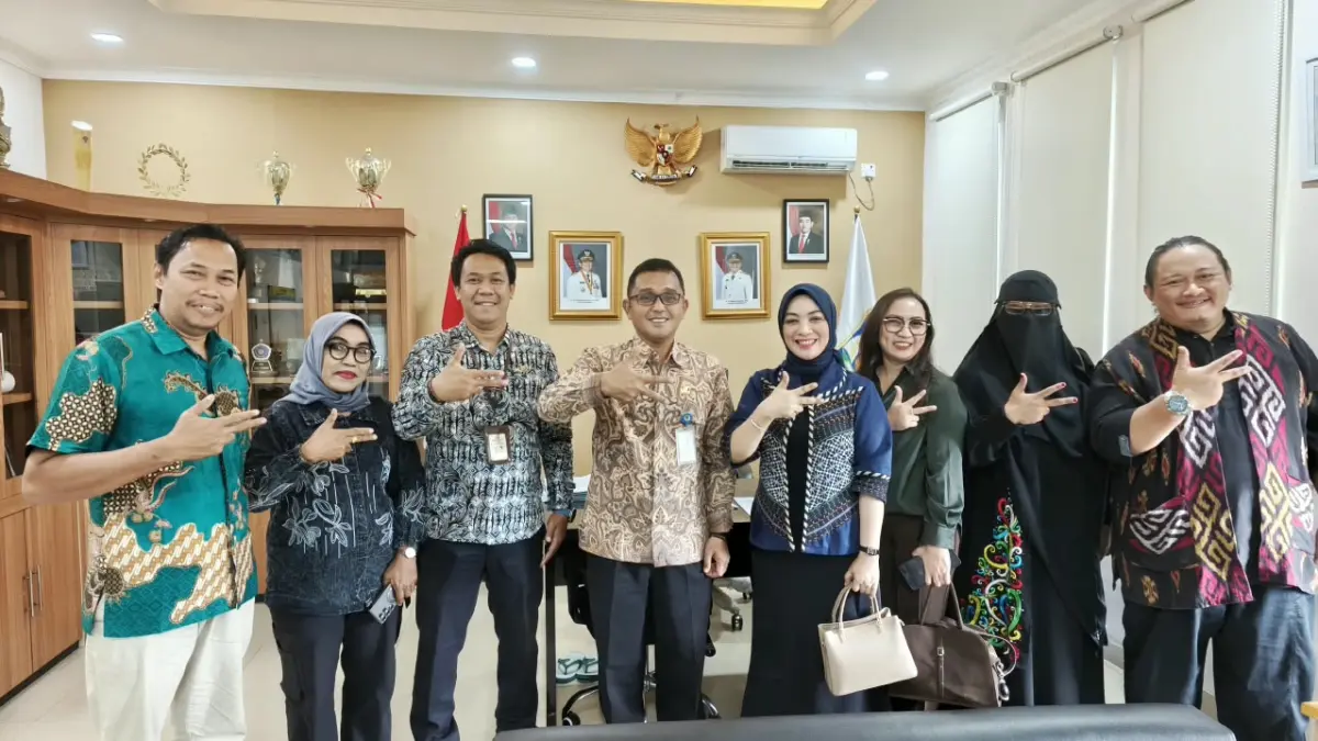 Audiensi Forum Ekonomi Kreatif Balikpapan Utara disambut hangat Camat Umar Adi (tengah). (LUPUS/KP)

&nbsp;

&nbsp;