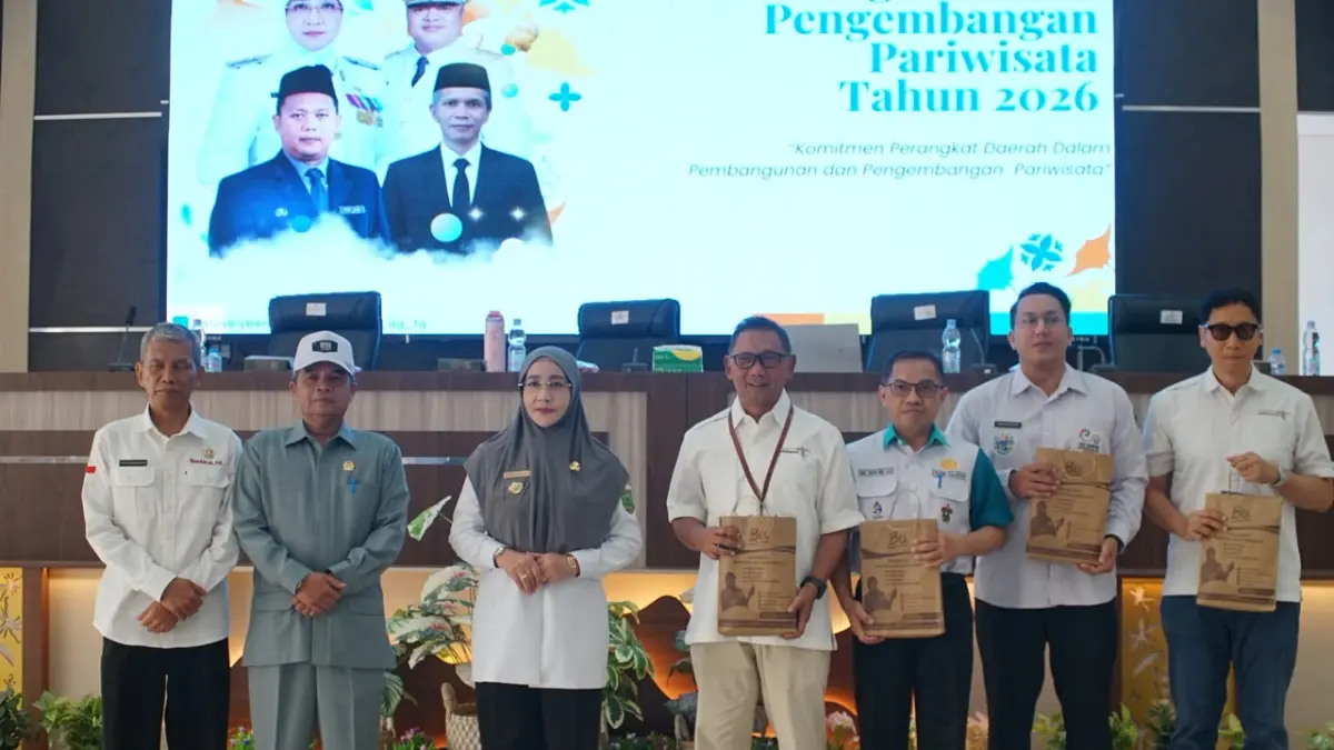 JELAS DAN BERDAMPAK: Bupati Berau Sri Juniarsih Mas (tiga kiri) membuka rakor tentang pembangunan dan pengembangan pariwisata, Rabu (12/8). 