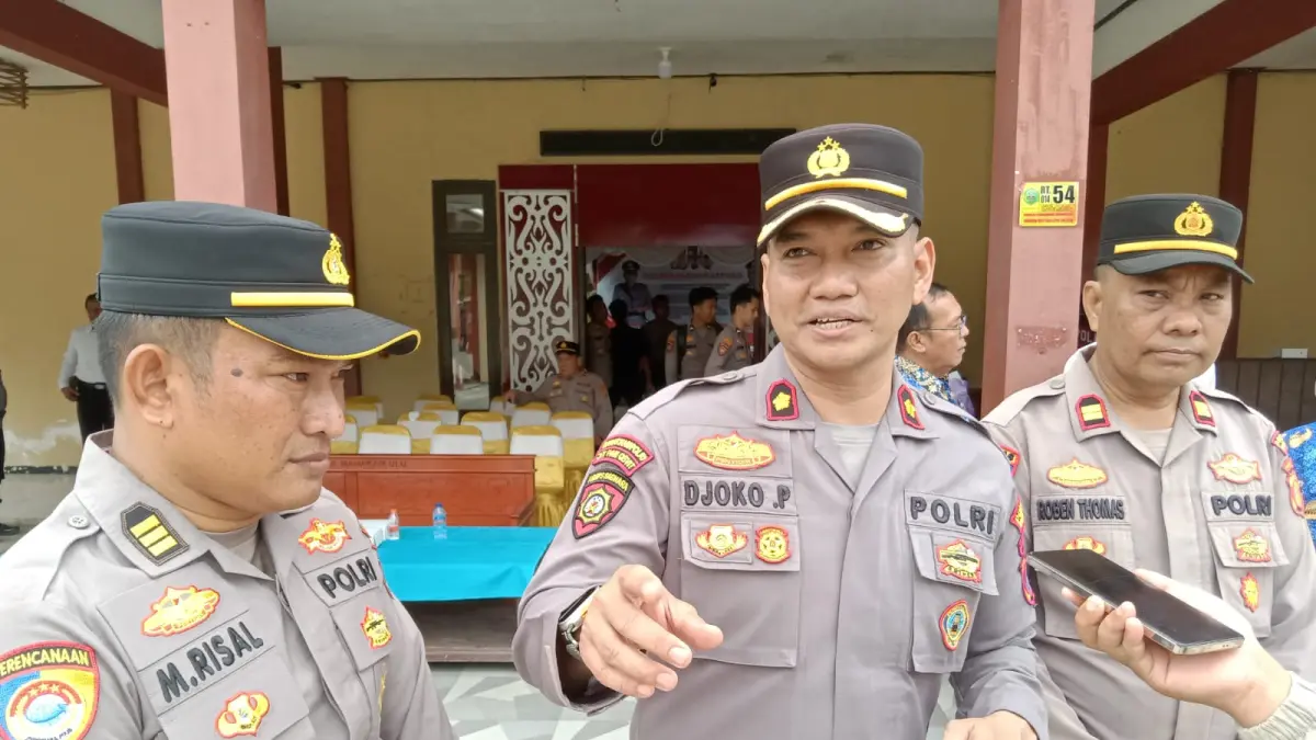 TETAP ANTISIPASI: Wakapolres Mahulu Kompol Djoko Purwanto saat diwawancarai seusai Apel Kesiapsiagaan Karhutla di Mako Polre Mahulu, Kamis (13/8). IST