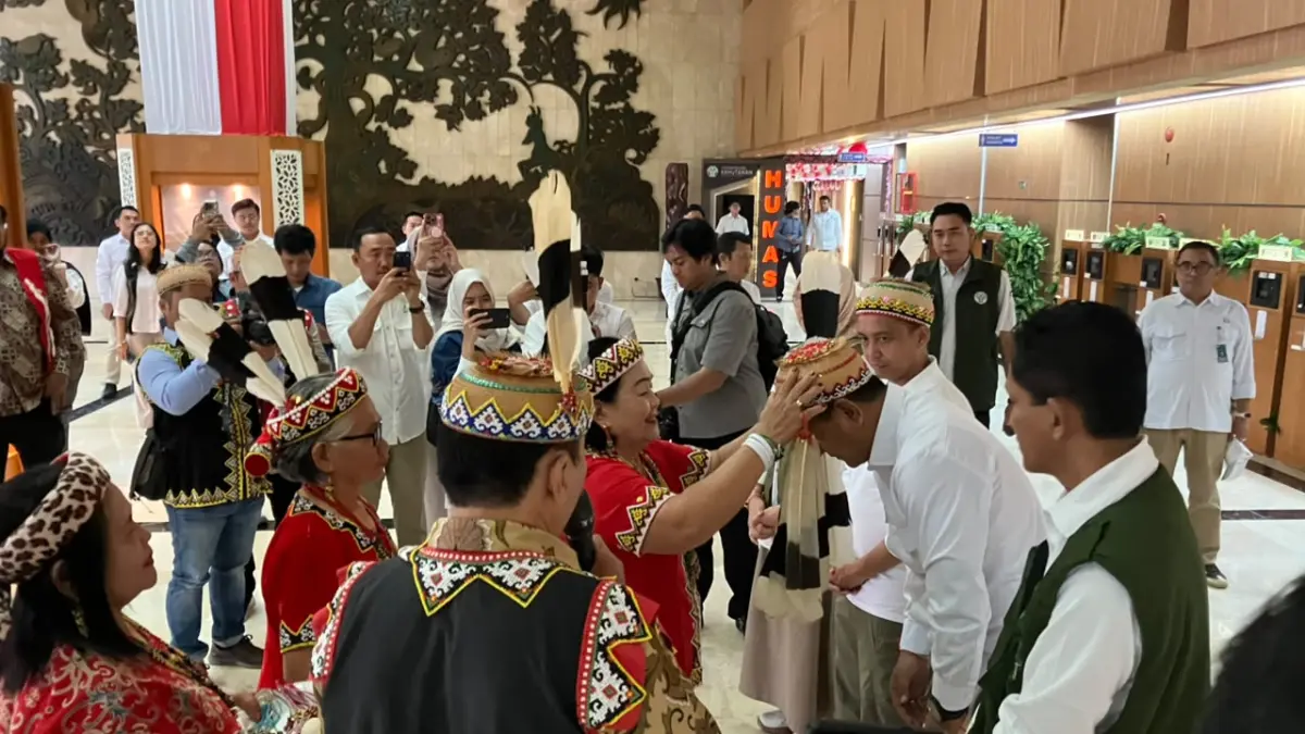 TUNTASKAN HUTAN ADAT: Perwakilan Masyarakat Adat Bahau Umaq Suling mengajukan usulan penetapan Hutan Adat kepada Kementerian Kehutanan, Senin (10/8) Jakarta (IST)