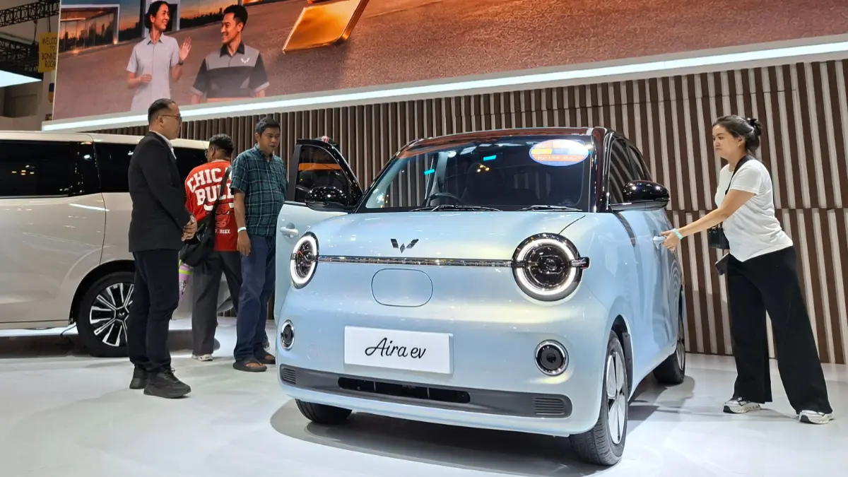 Wuling Aira ev menawarkan dua pilihan varian, yakni Standard Range dengan jarak tempuh hingga 205 km dan Long Range hingga 301 km berdasarkan CLTC.