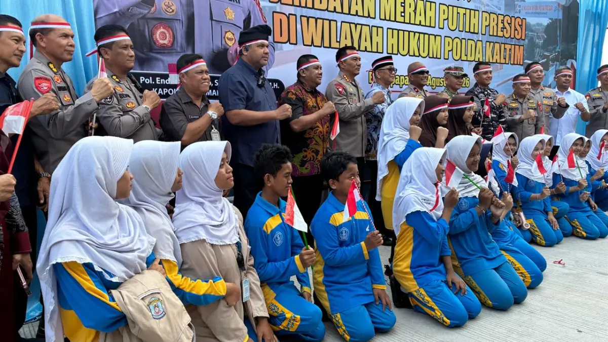 AKSES WARGA: Jembatan yang digunakan warga setempat menjadi berkah untuk keseharian mereka.