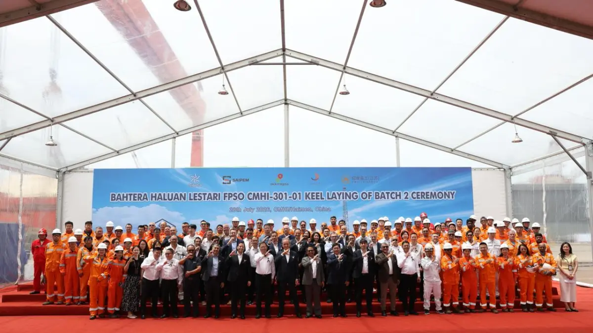 BERPROSES: Proyek Kutei North Hub di Cekungan Kutai, lepas pantai Kaltim menunjukkan progres yang cukup baik. Ditandai dengan pemotongan baja perdana untuk bagian topside dan peletakan lunas lambung kapal di fasilitas CMHI, Jiangsu, Tiongkok. IST/KP