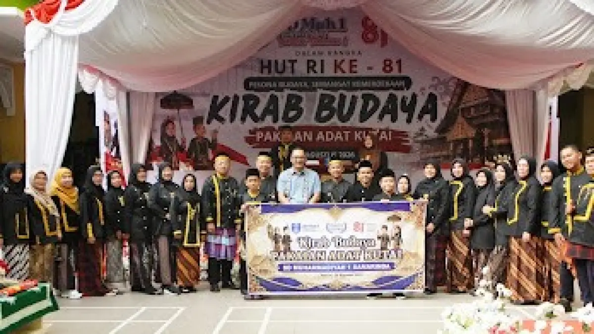 Kirab Budaya Pakaian Kutai menjadi upaya mengenalkan dan melestarikan budaya daerah sejak dini. (IST)