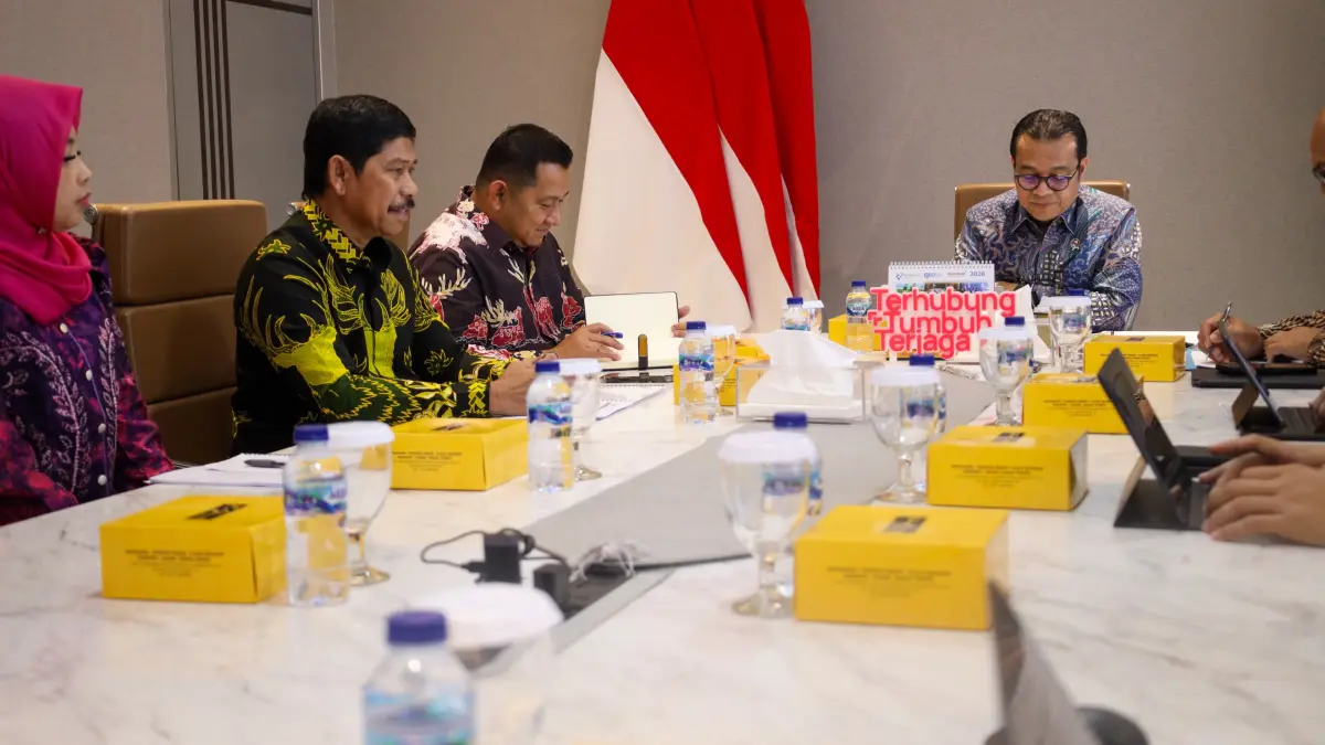 Mudyat Noor saat audiensi dengan Wakil Menteri Komdigi Nezar Patria.