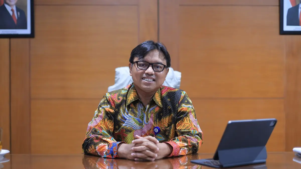 TAHAN BANTING: Pernah menjadi petani bawang merah dan pengepul kelapa, Robi Ariadi kini dipercaya memimpin Bank Indonesia Balikpapan. FUAD MUHAMMAD/KP