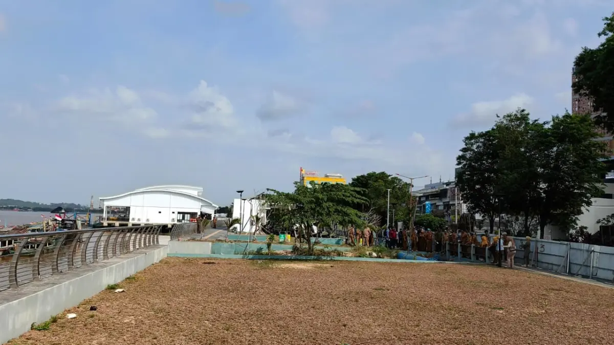 DIKEBUT: Teras Samarinda Tahap II memasuki tahap akhir sebelum dibuka untuk masyarakat. HAFIZ/KP