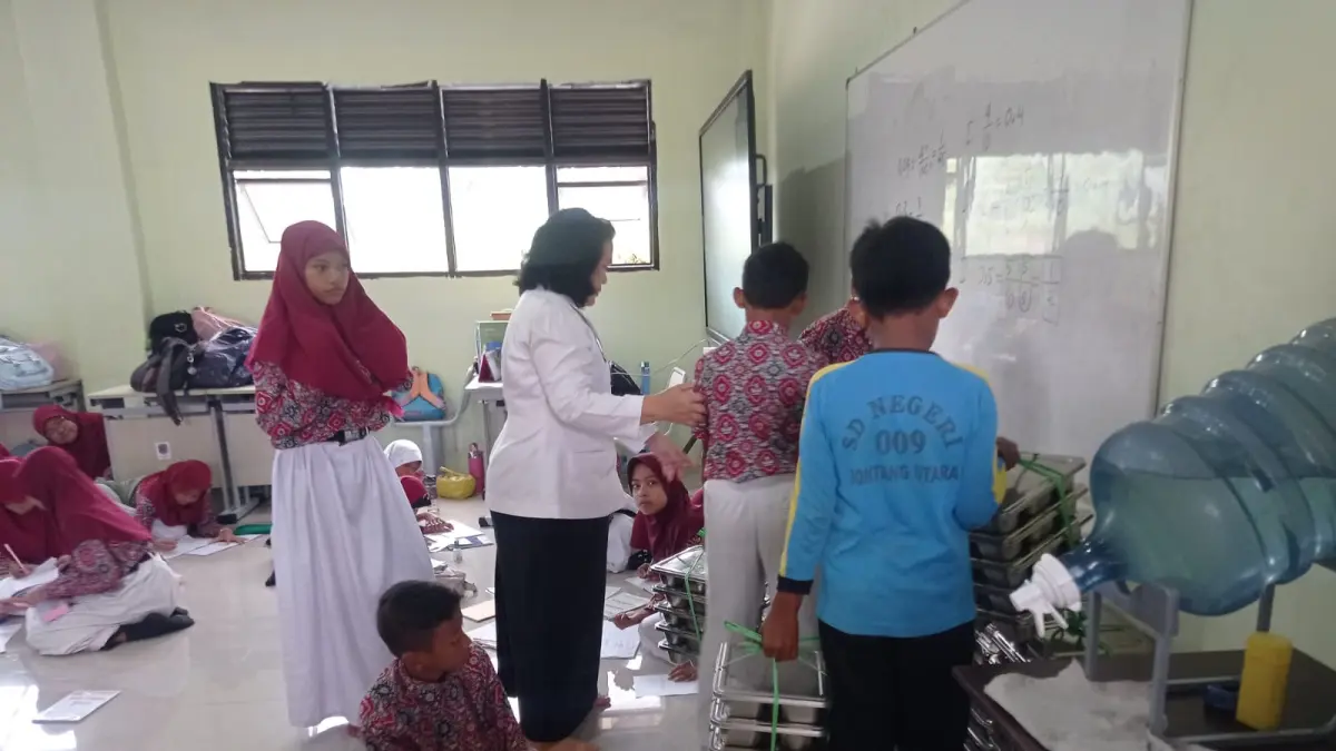 FAKTOR LAIN: Penyebab keluhan pusing dari tiga pelajar SD 009 Bontang Utara sudah dipastikan oleh Dinas Kesehatan Bontang. (ADIEL KUNDHARA/KP)

&nbsp;

&nbsp;
