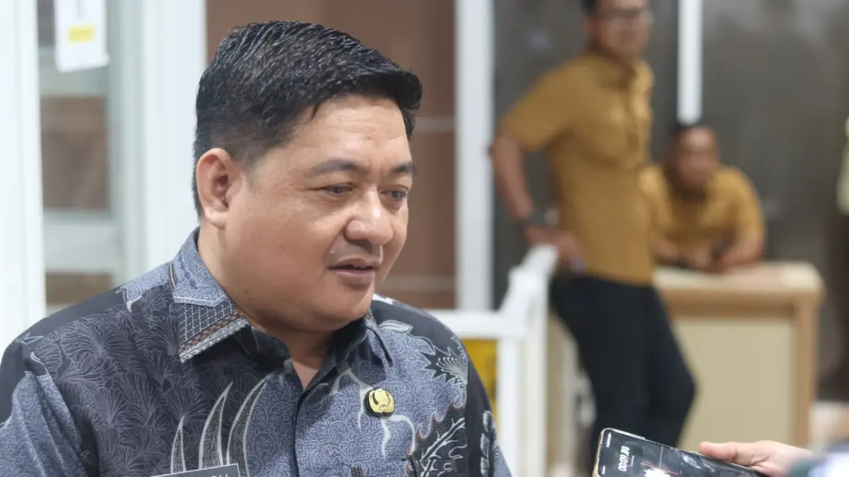 Kepala Dinas Perhubungan Balikpapan M Fadli Pathurrahman saat menjelaskan kepada awak media. (ANGGI PRADITHA/KP)

&nbsp;