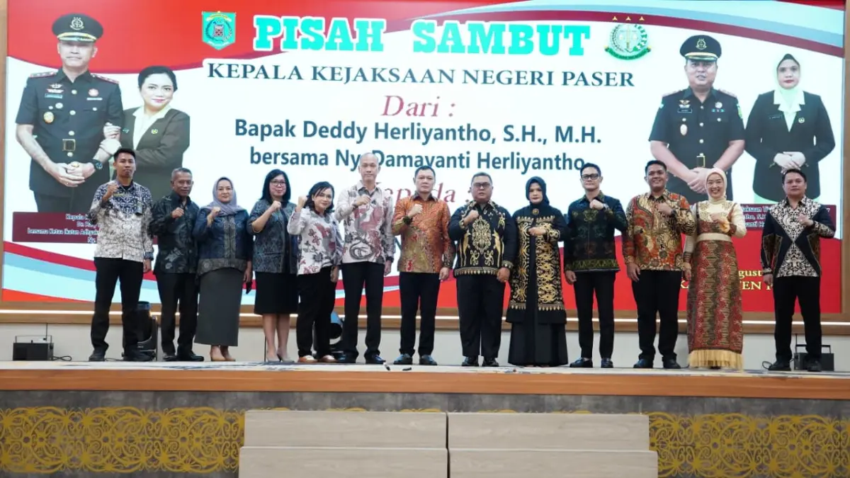 Momen pisah sambut Kepala Kejaksaan Negeri Paser digelar Pemkab Paser pada Sabtu (15/8//2026) malam.&nbsp;
