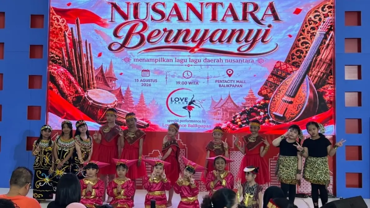 Nusantara Bernyanyi di Pentacity Balikpapan. (FOTO NURON/KP)