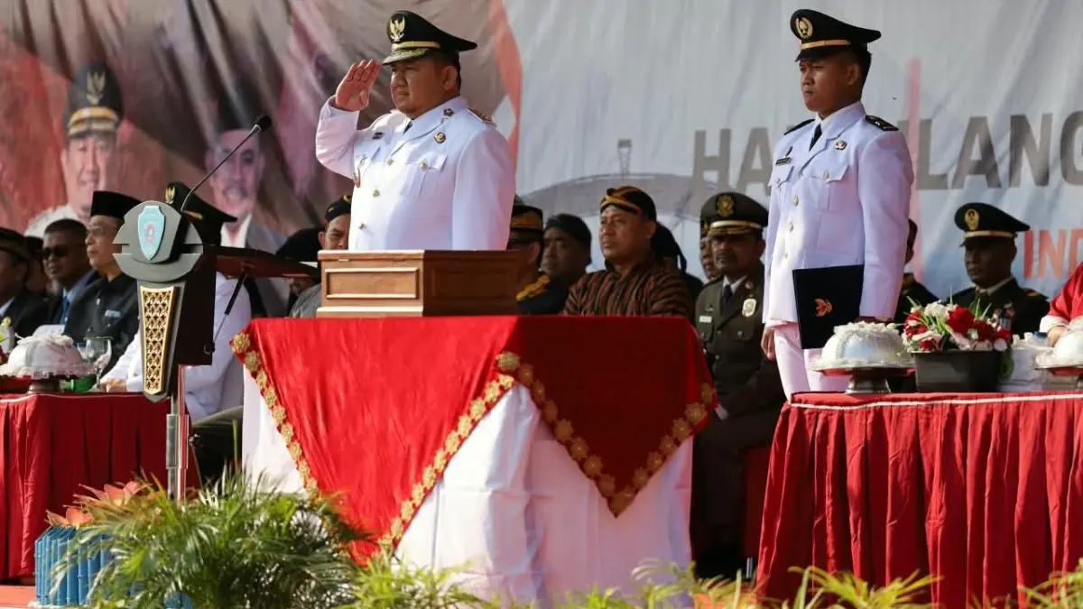 Bupati PPU Mudyat Noor bertindak sebagai inspektur upacara.&nbsp;