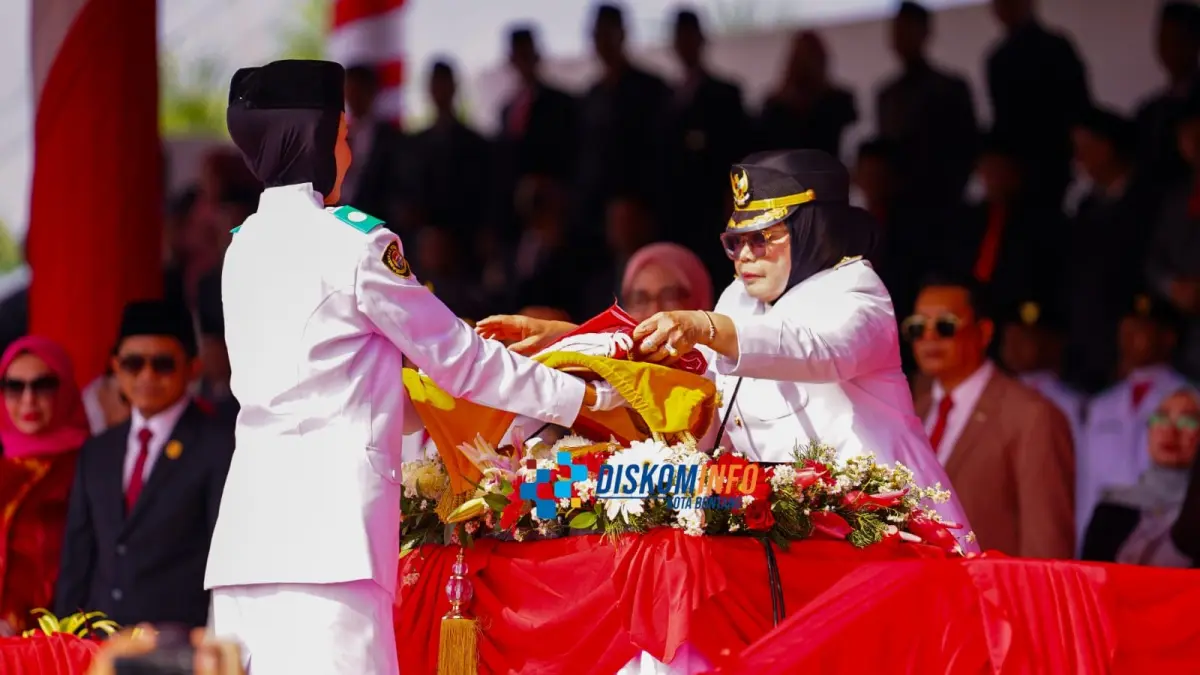 Neni Moerniaeni menjadi inspektur upacara HUT ke-81 RI di Stadion Besai Berinta, Senin (17/8).&nbsp;
