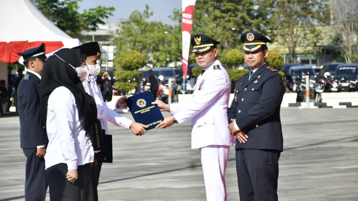 Penyerahan remisi warga binaan pada momen upacara peringatan Hari Kemerdekaan Republik Indonesia, Senin (17/8/2026). (IST)