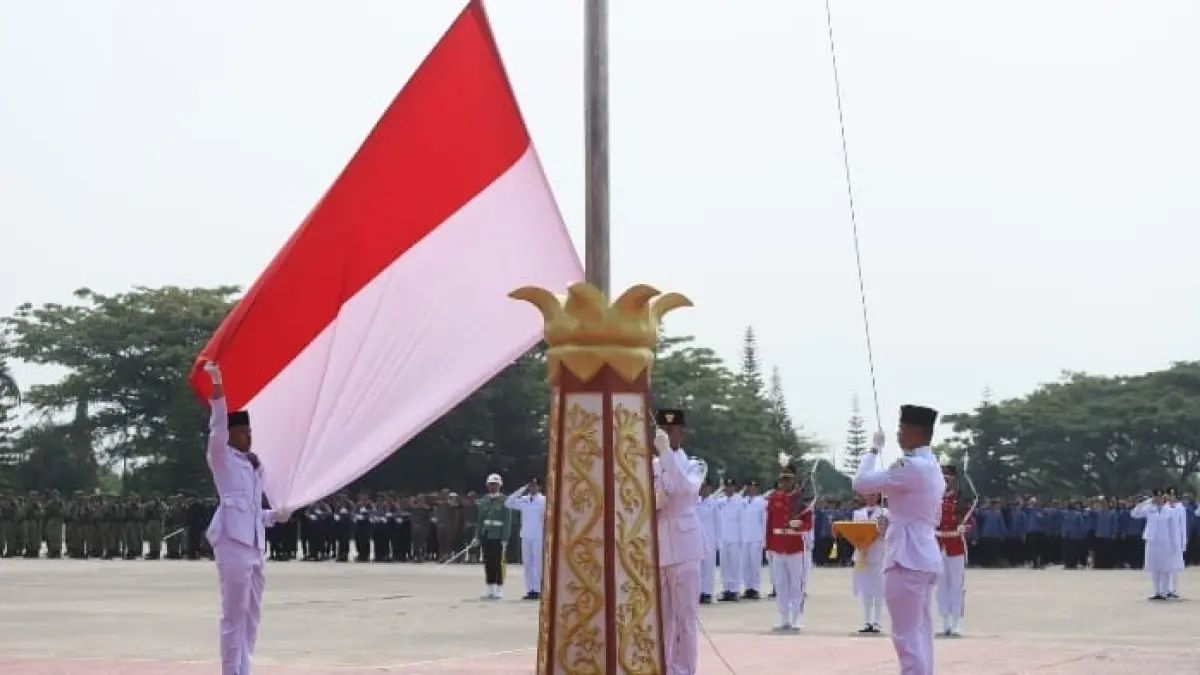PERINGATI: Puncak peringatan HUT RI ke -81 di Kabupaten Kutai Barat digelar di Alun-alun ITHO. (Sunardi/KP)