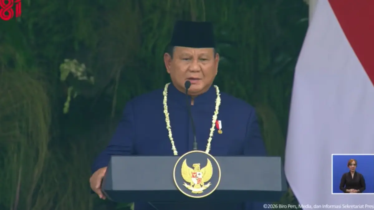 Presiden Prabowo selaku inspektur upacara memberikan pesan kepada komandan upacara Detik-Detik Proklamasi HUT ke-81 Kemerdekaan RI. (Foto: Screen Capture)