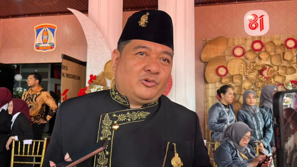 SOLUSI: Kepala Dinas Perhubungan Balikpapan M Fadli Pathurrahman menjelaskan skema mengatasi antrean kendaraan yang mengisi BBM bersubsidi. (ANGGI/KP)