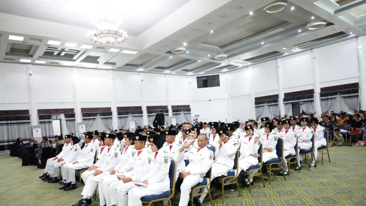 APRESIASI: Para anggota Paskibraka Paser 2026 mengikuti malam ramah tamah usai sukses di upacara HUT ke-81 Kemerdekaan Republik Indonesia, Senin (17/8).&nbsp;